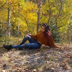 Cropped orange sweater